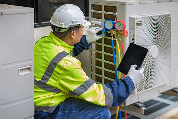 Professional Hvac technician working in Clementon, NJ